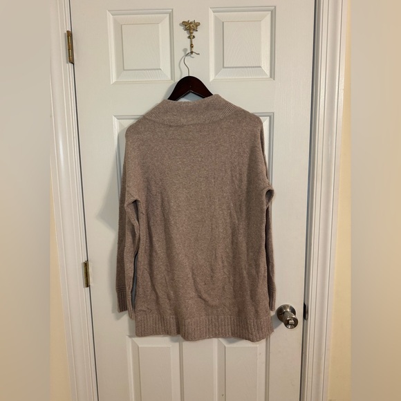 Loft Sweater Dress Size Medium NWT Women's Button-Detail Sweater - Tan - Picture 3 of 3